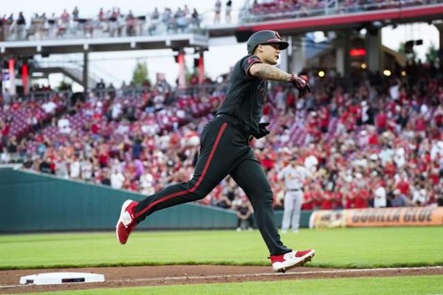 Tyler Stephenson's solo homer (9), 08/20/2023