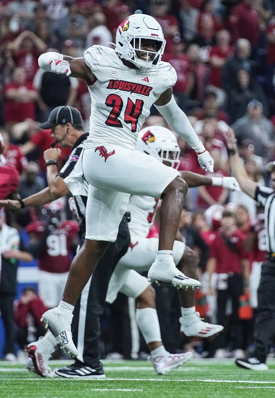 Louisville linebacker Jaylin Alderman and his teammates will try to rebound from their loss to Pitt when the Cardinals host Duke on Saturday.