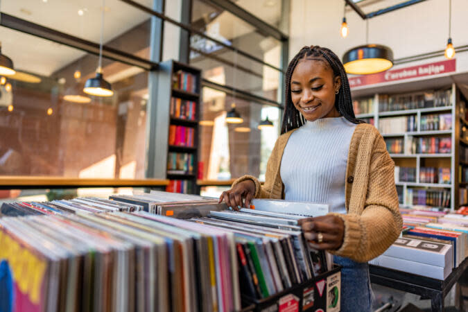 Black-Owned Bookstore In NC Relaunched As A Mobile Business After Pandemic Impacts: ‘Let Me Go To The People’ | ljubaphoto via Getty Images