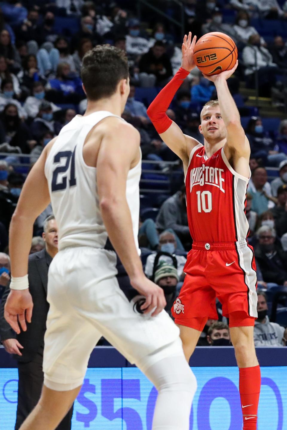 Justin Ahrens hit a big 3-pointer that helped prevent a Penn State comeback on Sunday.