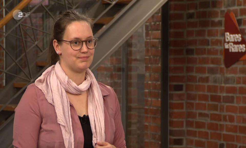 "Was sagen Sie?", hakte er nach. Die Expertise sei "deutlich höher", erklärte Friederike Langrehr. Sie nannte die 700 bis 900 Euro und Suppes wollte wissen: "Wo können wir uns denn einigen?" (Bild: ZDF)