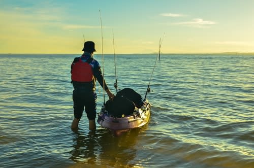 ▲乘船出海釣魚，別有一番樂趣。（圖/shutterstock）