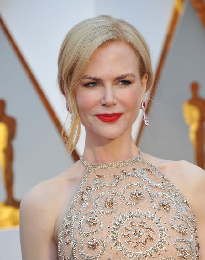 <i>Nicole Kidman’s Oscars dress appeared to be cutting into her neck [Photo: Getty]</i>