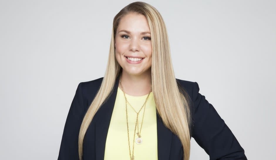 Kailyn Lowry poses in 'Teen Mom 2' cast photo.