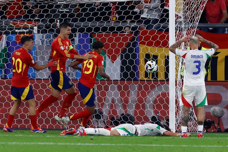 Riccardo Calafiori en contra anotó el tanto de España en el triunfo sobre Italia 1 a 0