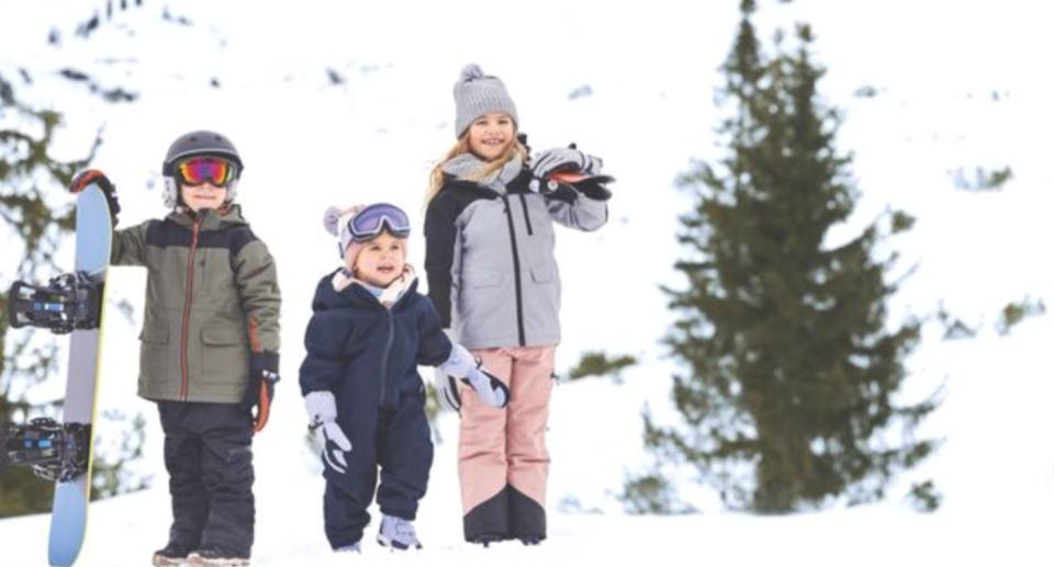 children in the snow, kids snow gear