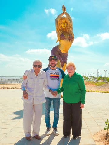 <p>Shakira/Instagram</p> William Mebarak Chadid and Nidia Ripoll Torrado with Mayor Jaime Alberto Pumarejo