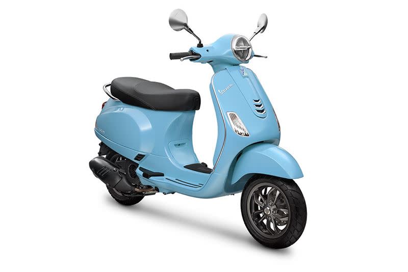 Vespa LX 125 i-get FL天空藍。（圖／Vespa提供）