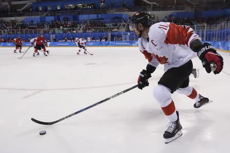 Ice Hockey – Pyeongchang 2018 Winter Olympics – Men Preliminary Round Match - Switzerland v Canada - Kwandong Hockey Centre, Gangneung, South Korea – February 15, 2018 - Chris Kelly of Canada in action against Switzerland. REUTERS/David W Cerny