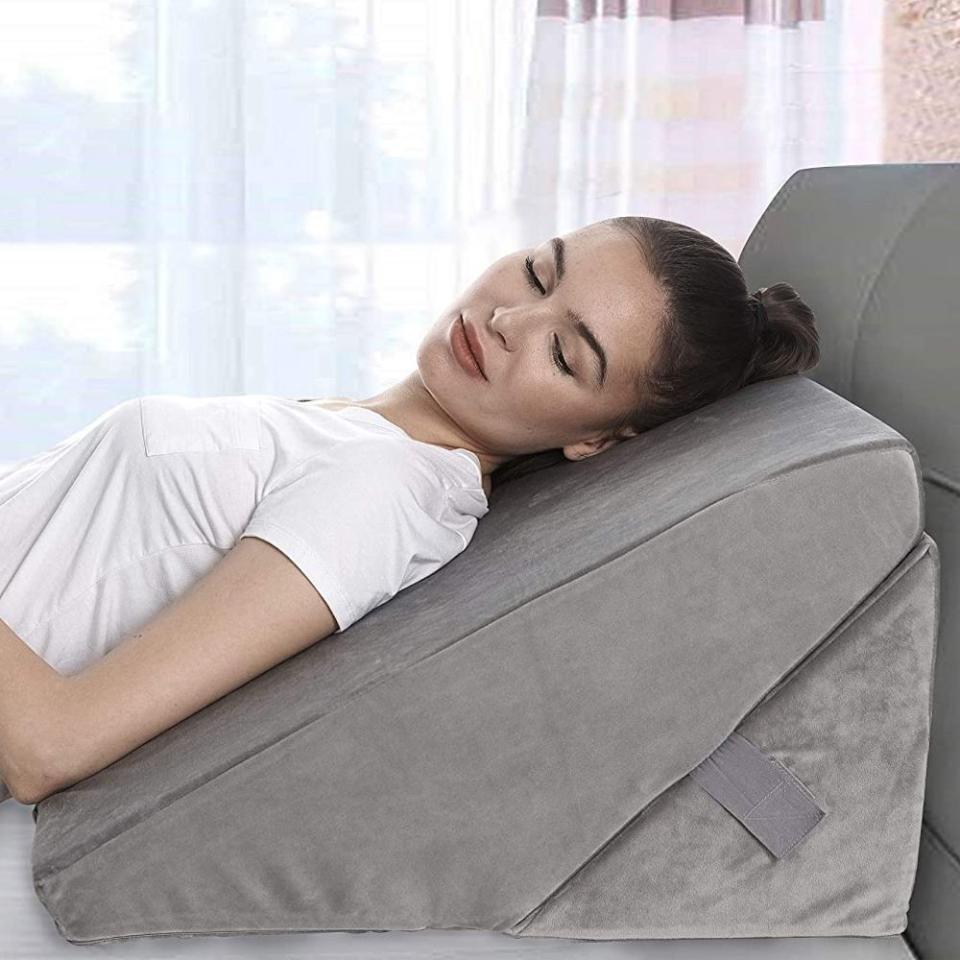 6) Adjustable Bed Wedge Pillow