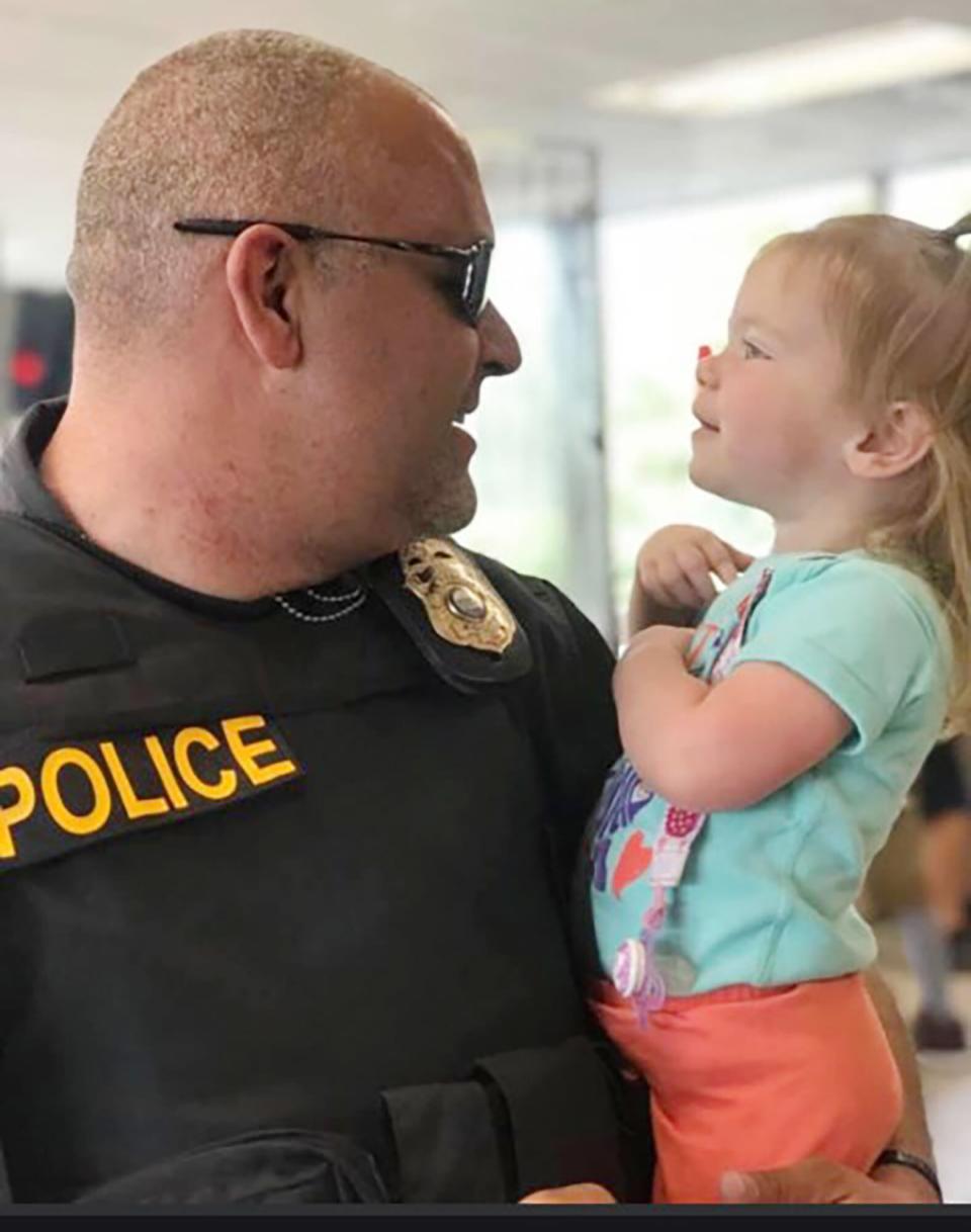 Police Officers Take 5-year-old to School to Honor Her Father Who Died on Duty. https://www.dignitymemorial.com/obituaries/murfreesboro-tn/detective-lieutenant-kevin-stolinsky-10443528.