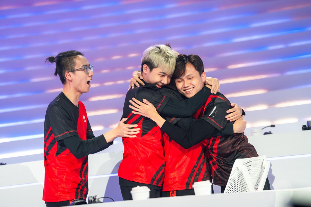 Team Flash celebrate after their 3-0 win against JDG that secured their ticket to the semifinals. (Photo: Riot Games)