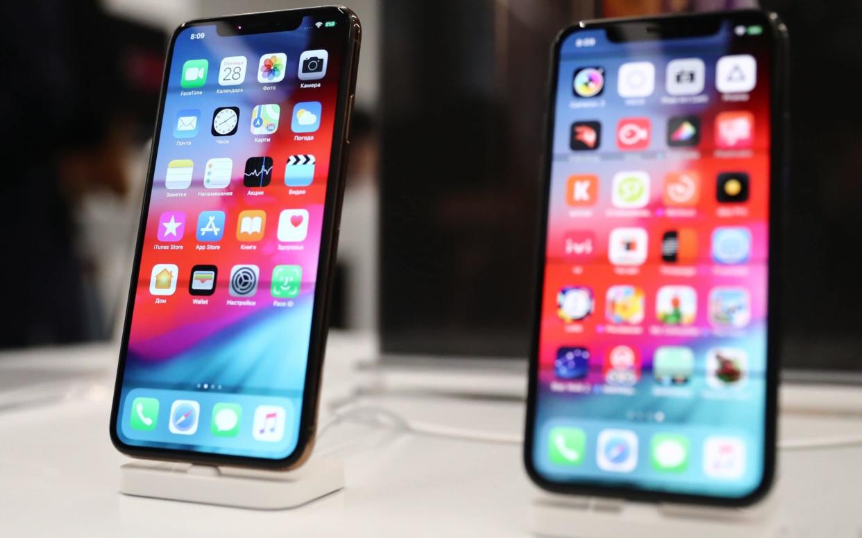 Sales of the iPhone XS were hit due to a spike in battery demand - TASS