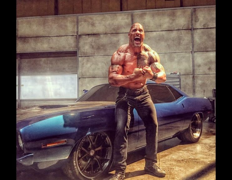 <p>Dwayne Johnson, alias The Rock, a été élu homme le plus sexy du monde. Une occasion pour lui de prendre la pose et faire rêver ses admirateurs et admiratrices.</p>