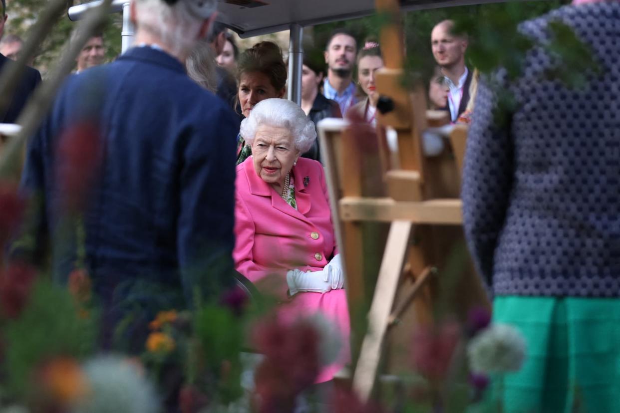 La reine Elizabeth II lors de sa visite du Chelsea Flower Show à Londres, le 23 mai 2022. - Dan Kitwood - AFP