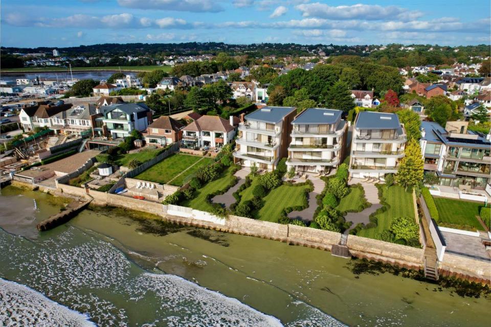 CGI showing the three proposed homes in Pearce Avenue, Lilliput <i>(Image: Fortitudo)</i>