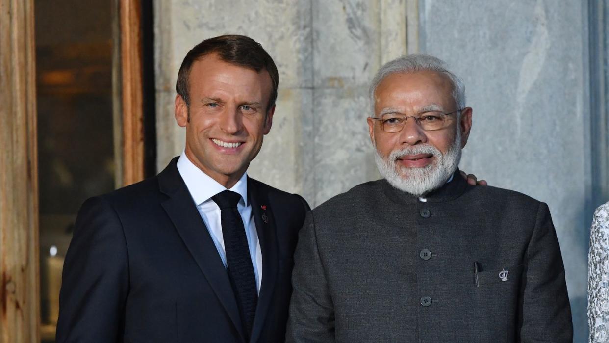 Frankreichs Präsident Emmanuel Macron (l.) und Indiens Premierminister Narendra Modi.