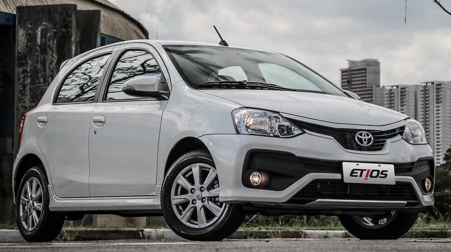 Toyota Etios, entre los autos más baratos y vendidos.