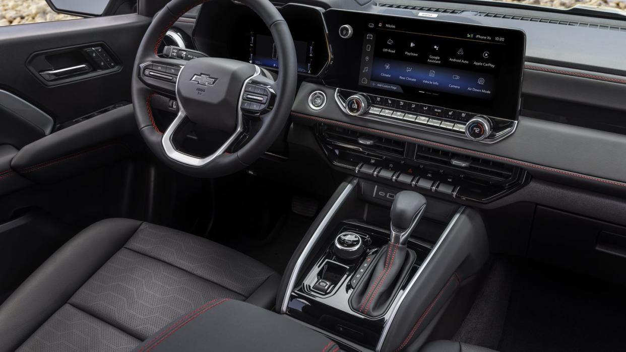 2023 chevrolet colorado z71 interior