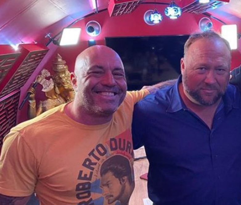 Joe Rogan with Alex jones (Twitter/screengrab)