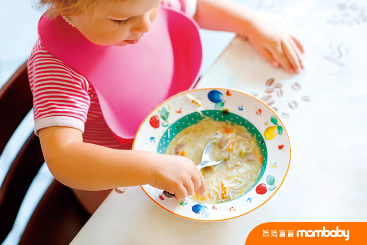 寶寶吃得慢就是不愛吃？易過敏食材該及早嘗試？營養師解答副食品添加常見問題