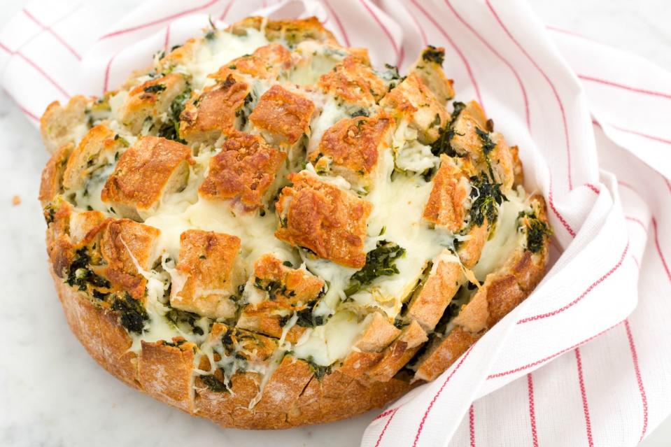 Spinach and Artichoke Pull-Apart Bread