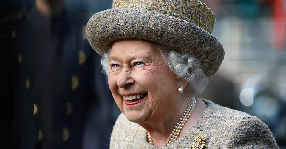 Urkomisches TikTok-Video der Queen geht viral