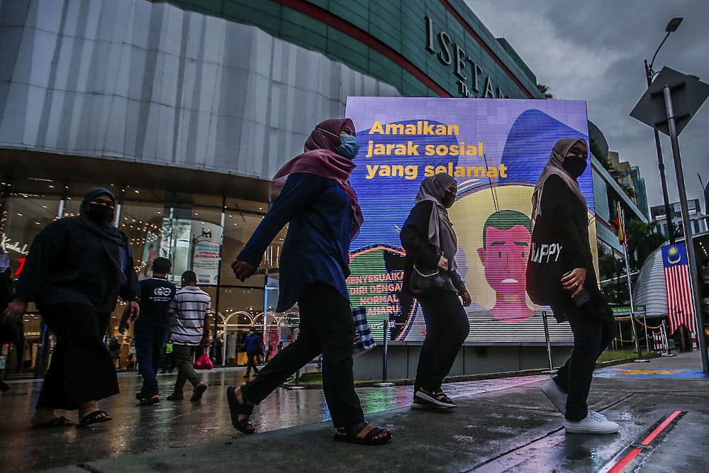 Health director-general Tan Sri Dr Noor Hisham Abdullah today advised Malaysians not to panic and just continue observing the current public health (PH) protocols as there is very little known about this variant. ― Picture by Hari Anggara