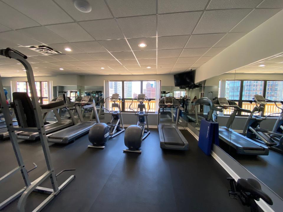 the fitness center at 1133 Dearborn in chicago apartment