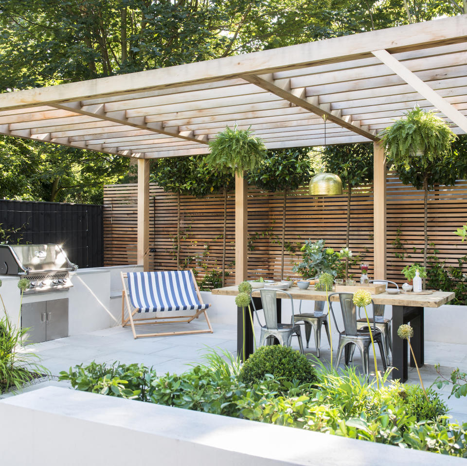 garden with pergola