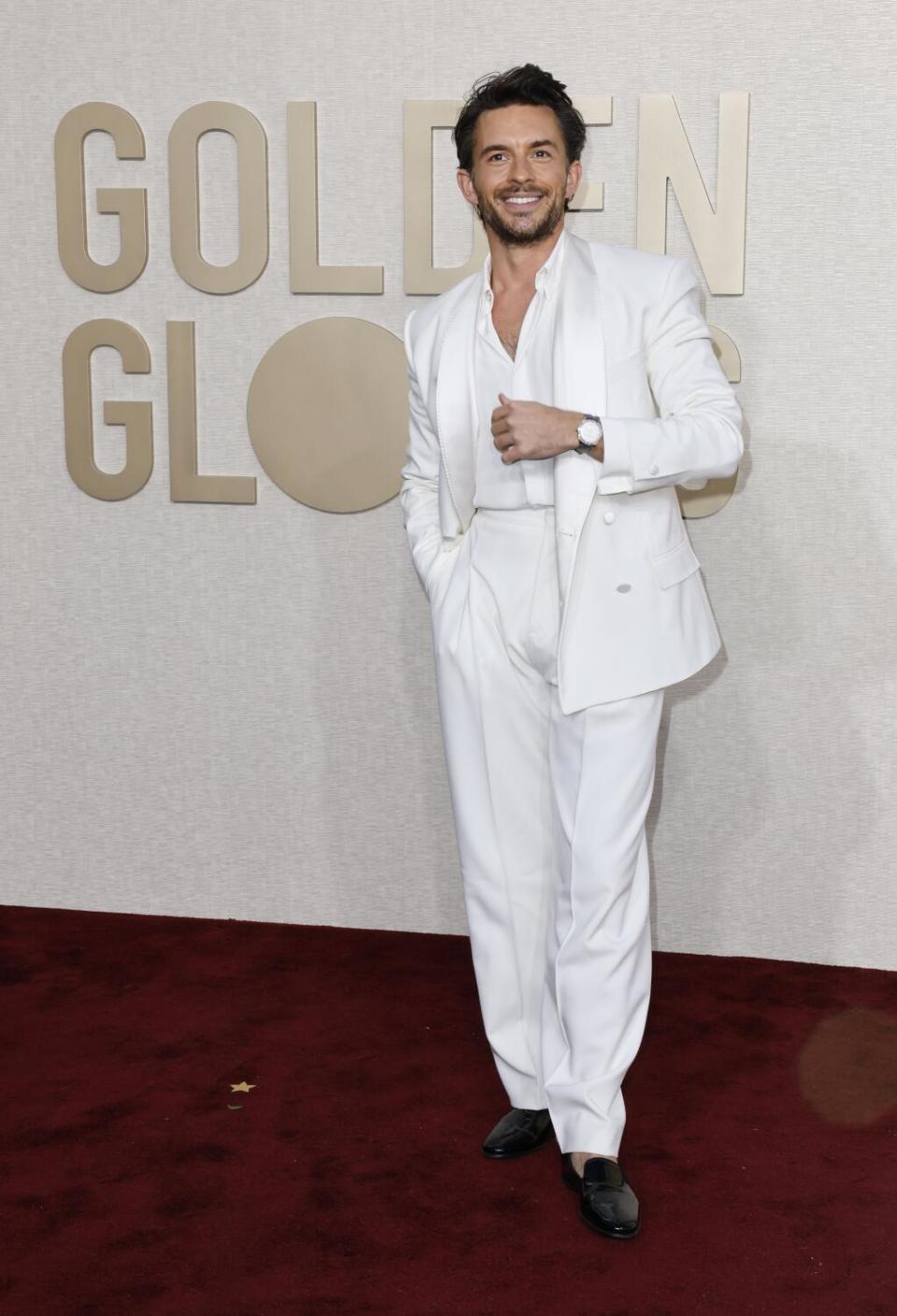 Jonathan Bailey on the red carpet of the 81st Golden Globe Awards
