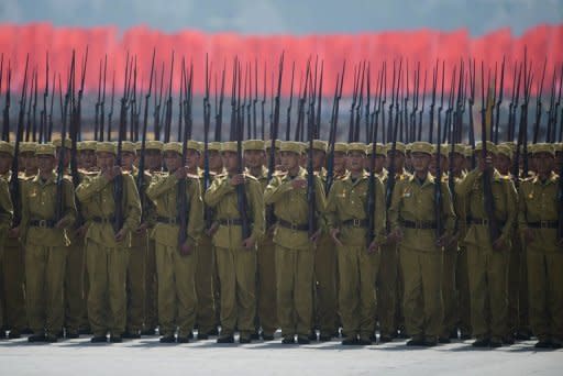 Corea del Norte, uno de los países más cerrados del planeta, presentó un teléfono inteligente supuestamente fabricado en el país, aunque los analistas creen que el Arirang está hecho en China. (AFP/Archivo | Ed Jones)