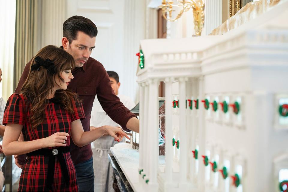 Jonathan Scott and Zooey Deschanel at the White House for HGTV's White House Christmas Special. Credit is courtesy HGTV.
