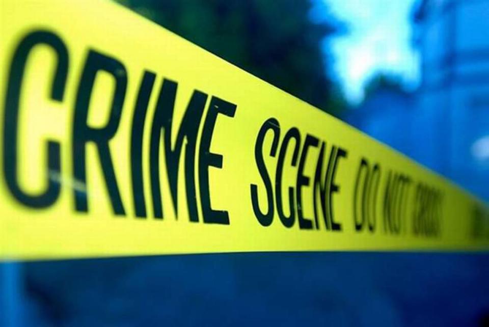 Un muerto y tres heridos dejó un tiroteo en el Condado Miami-Dade luego de que el cliente de un bar se habría negado a pagar la cuenta.