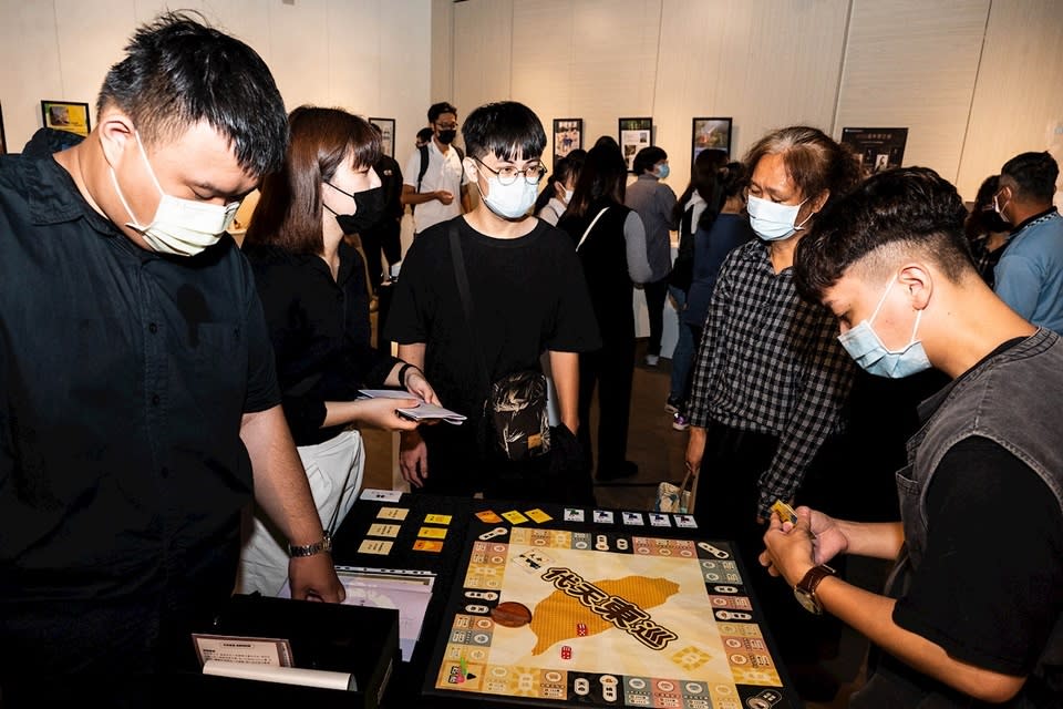 臺東大學人文學院舉辦「東臺灣人文創新創意競賽作品展」。