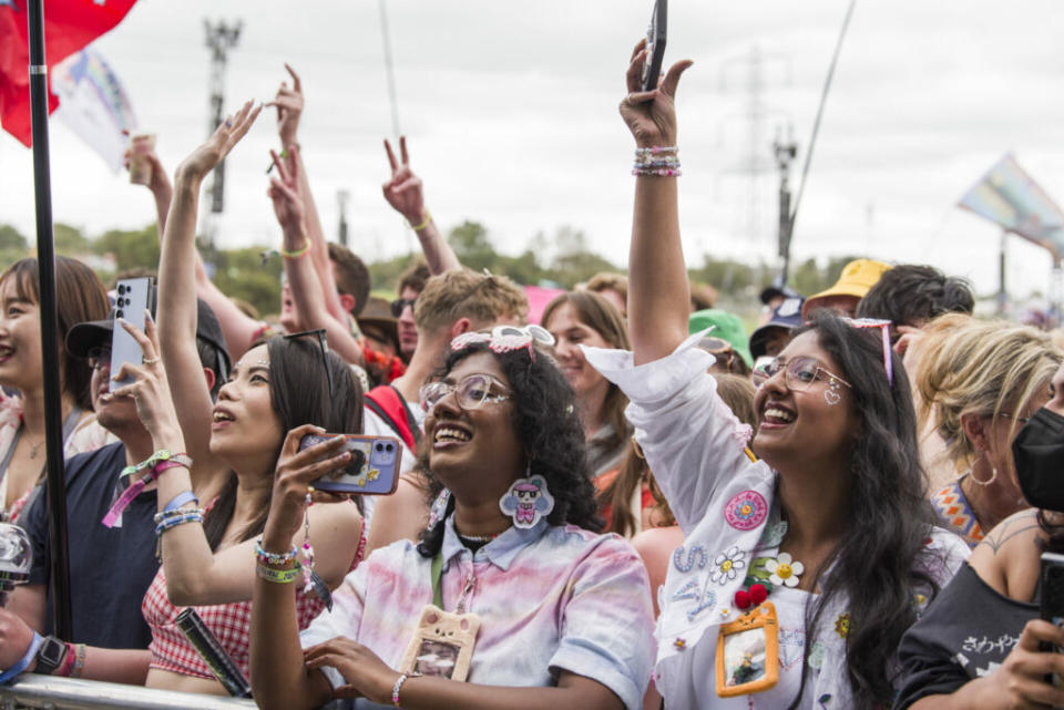 Seventeen fans enjoy the band (Picture: Aaron Parsons Photography)