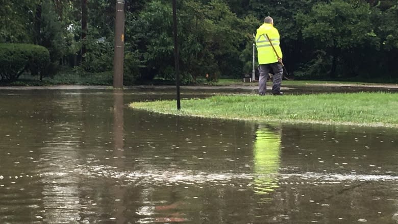 Windsor call centre extends its hours for flood victims