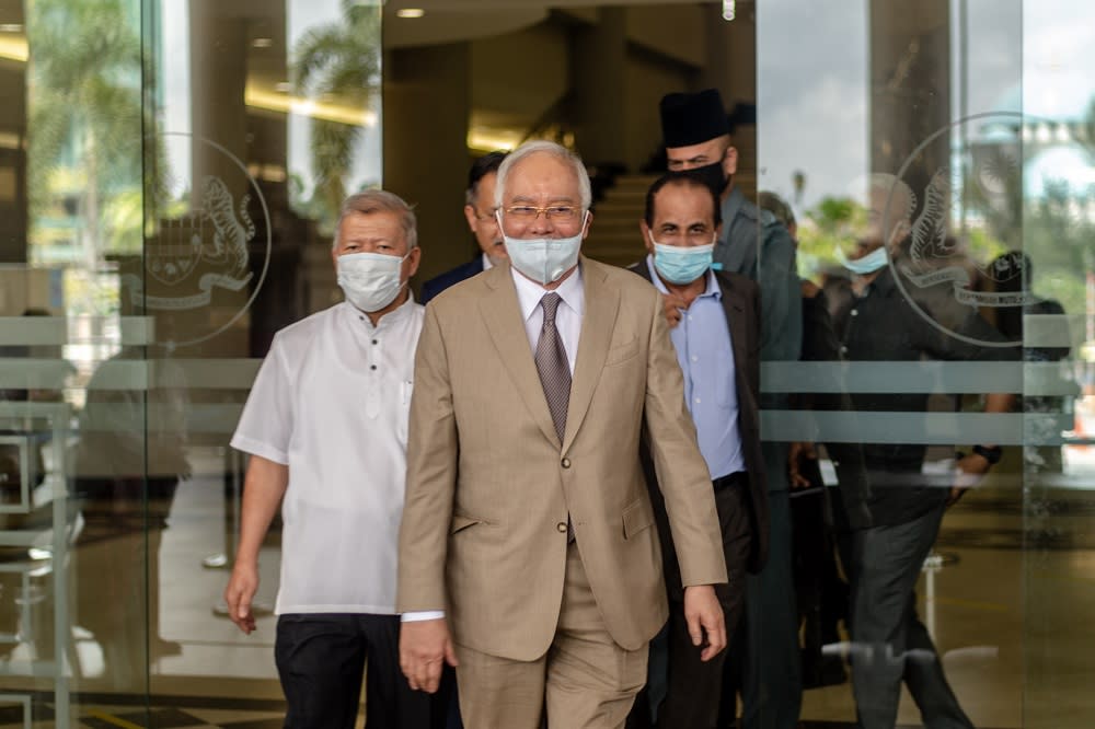 Datuk Seri Najib Razak is seen leaving the Kuala Lumpur High Court June 5, 2020. ― Picture by Firdaus Latif