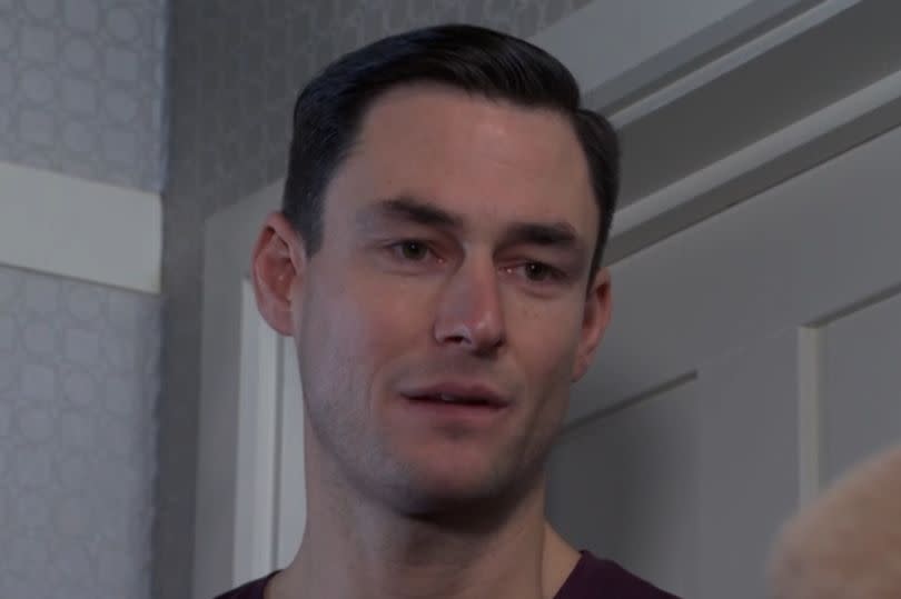 Zack Hudson tries to make-up with Whitney in EastEnders