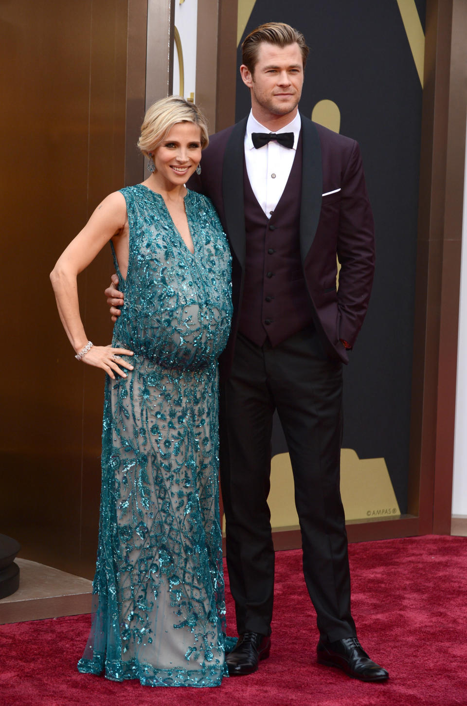 Elsa Pataky, izquierda, y Chris Hemsworth llegan a los Oscar el domingo 2 de marzo de 2014 en el Teatro Dolby en Los Angeles. (Foto Jordan Strauss/Invision/AP)