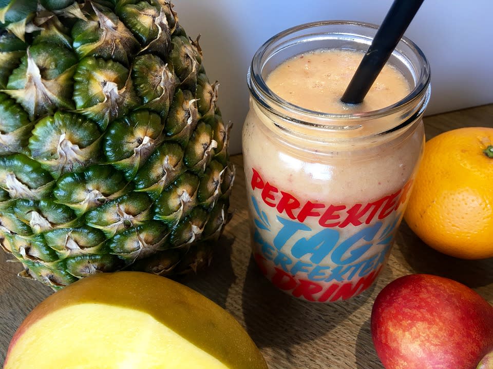 Pineapple Coconut Water Smoothie