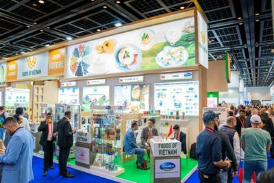 Vinamilk設在Gulfood Dubai 2023的展位吸引了許多觀眾 (PRNewsfoto/Vinamilk)