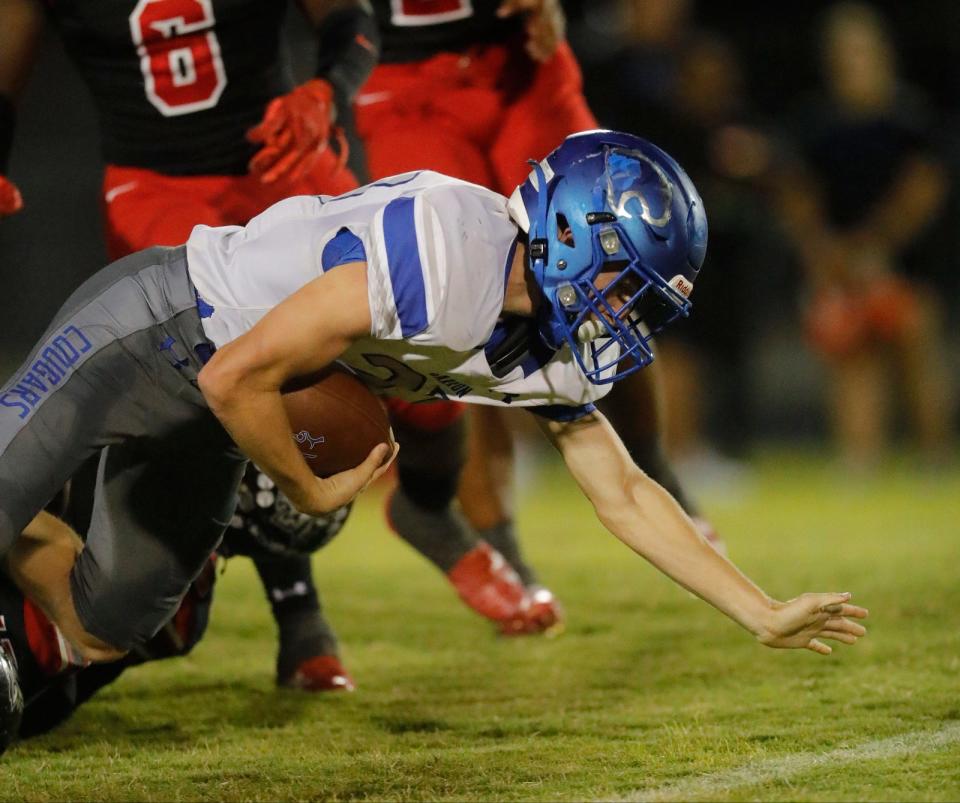 The Barron Collier Cougars visited the South Fort Myers Wolfpack on Friday, Oct. 6, 2023.

Ricardo Rolon/USA TODAY NETWORK-FLORIDA