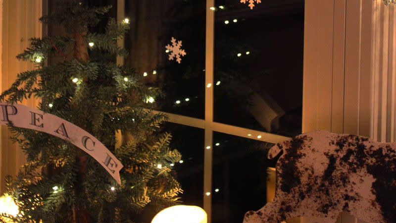 little snowflakes window decorations