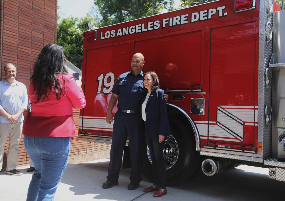 United States Vice President Kamala Harris and her husband Second Gentleman Douglas Emhoff visit the LAFD Station 19 in Los Angeles, California. - Credit: David Swanson - Pool via CNP / MEGA