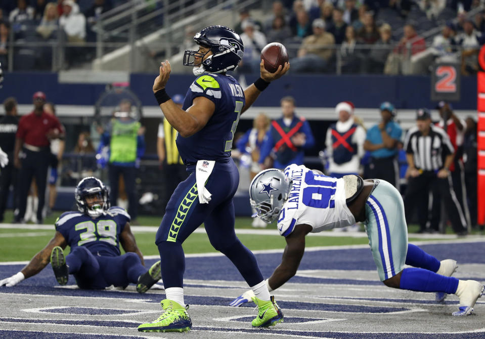 The Seattle Seahawks stayed in the playoff hunt in the NFC with a road victory against Dallas, a win that eliminated the Cowboys. (AP) 