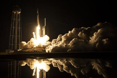 A SpaceX Falcon 9 rocket carrying the Dragon spacecraft lifts off from Launch Complex 39A at NASA’s Kennedy Space Center in Florida on Thursday, Nov. 9, 2023, on the company’s 29th commercial resupply services mission for the agency to the International Space Station. Credits: SpaceX
