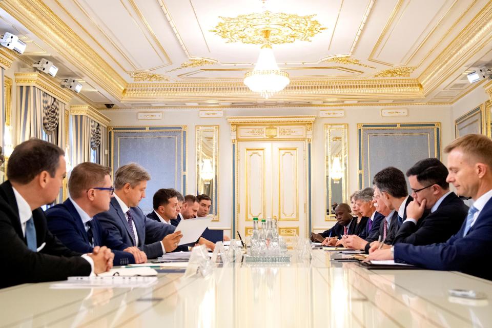 Ukrainian President Volodymyr Zelenskiy meets with U.S. National Security Advisor John Bolton in Kiev.JPG