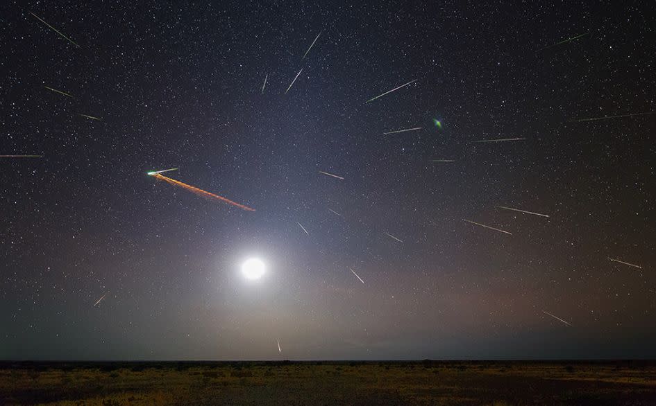 A composite image of the 2013 Eta Aquarid in Australia. Source: American Meteor Society/ Colin Legg