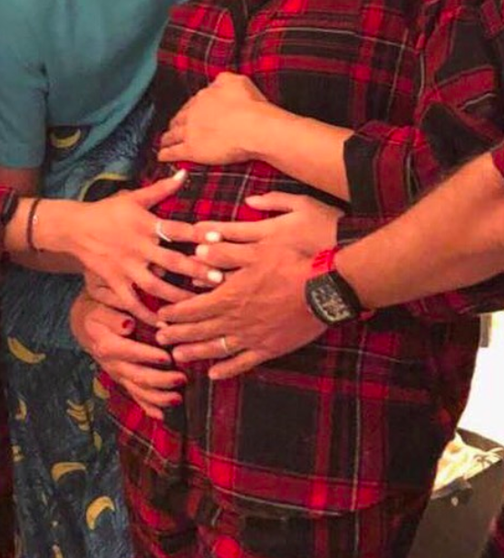 <p>Though news of the actress’s pregnancy had already hit the news by the holidays, we got an up-close and personal look at her bump thanks to Instagram on New Year’s Day. Clad in a red plaid shirt that defines the word “cozy,” Longoria’s burgeoning belly is covered with hands alongside the caption, “New year, new adventures! I’m so grateful to my beautiful family for giving this new baby so much love already!” (Photo: <a rel="nofollow noopener" href="https://www.instagram.com/p/BdagBNEgCAQ/?hl=en&taken-by=evalongoria" target="_blank" data-ylk="slk:Eva Longoria via Instagram;elm:context_link;itc:0;sec:content-canvas" class="link ">Eva Longoria via Instagram</a>) </p>